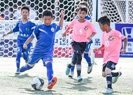 球队开场三分钟就进球，太狠